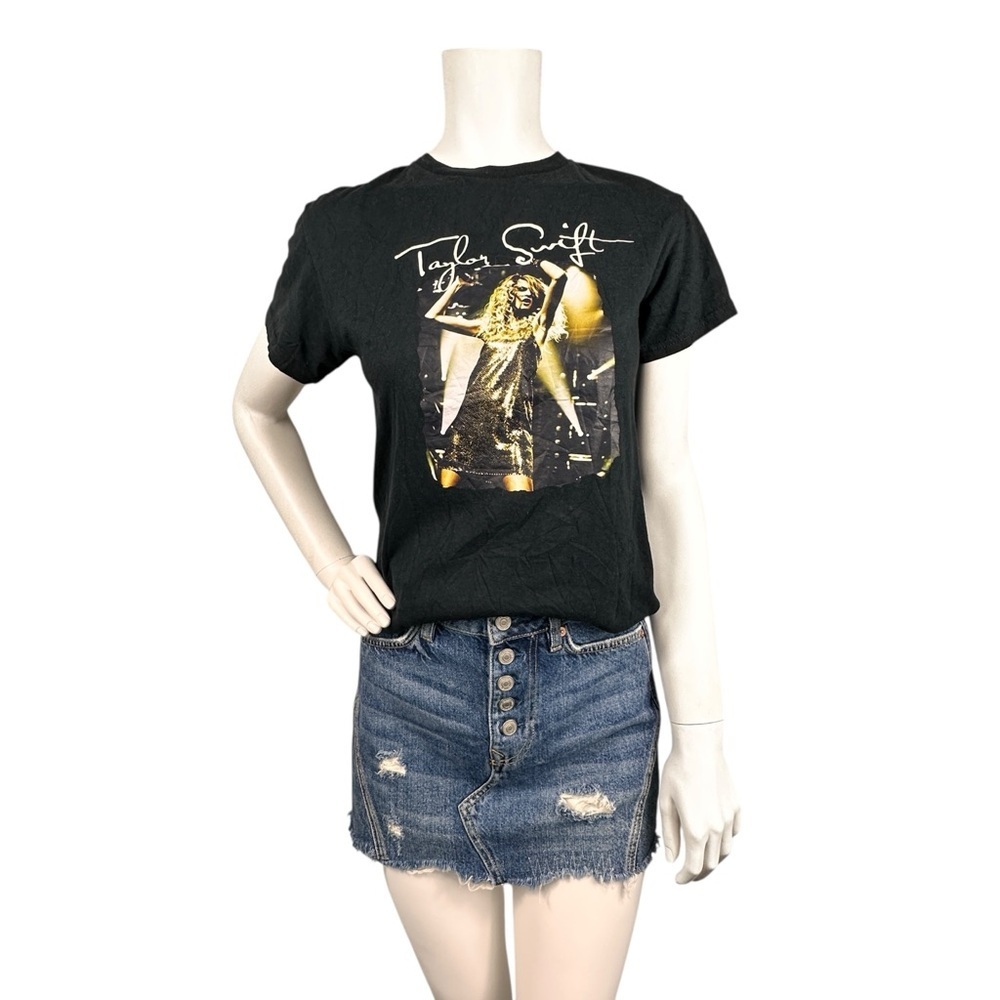 Taylor Swift 2009 Fearless Tour Gildan Heavy Cotton Short Sleeve Tee Size Small‎